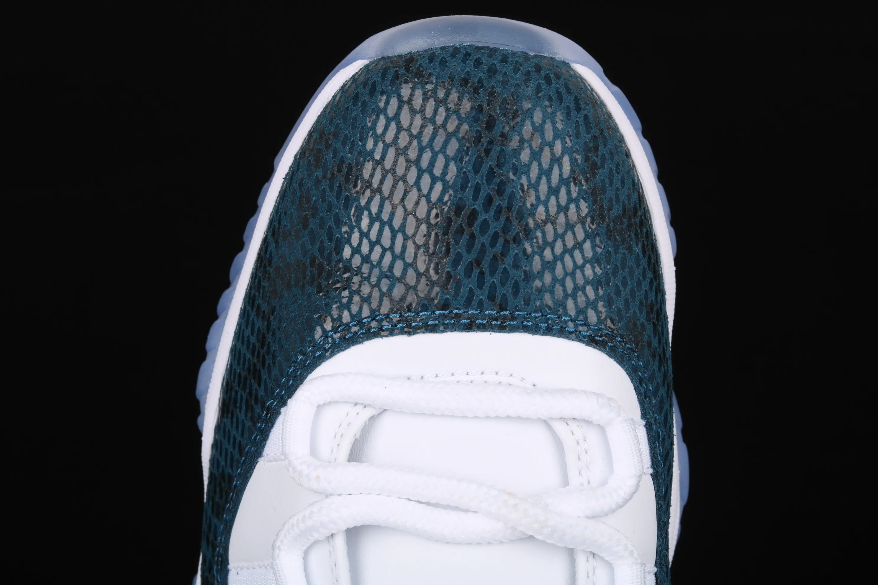 All categories Air Jordan Jordan series basketball shoes Air Jordan 11 pure original version Air Jordan 11 Low SE "Snakeskin" "Blue snake pattern" CD6846-102